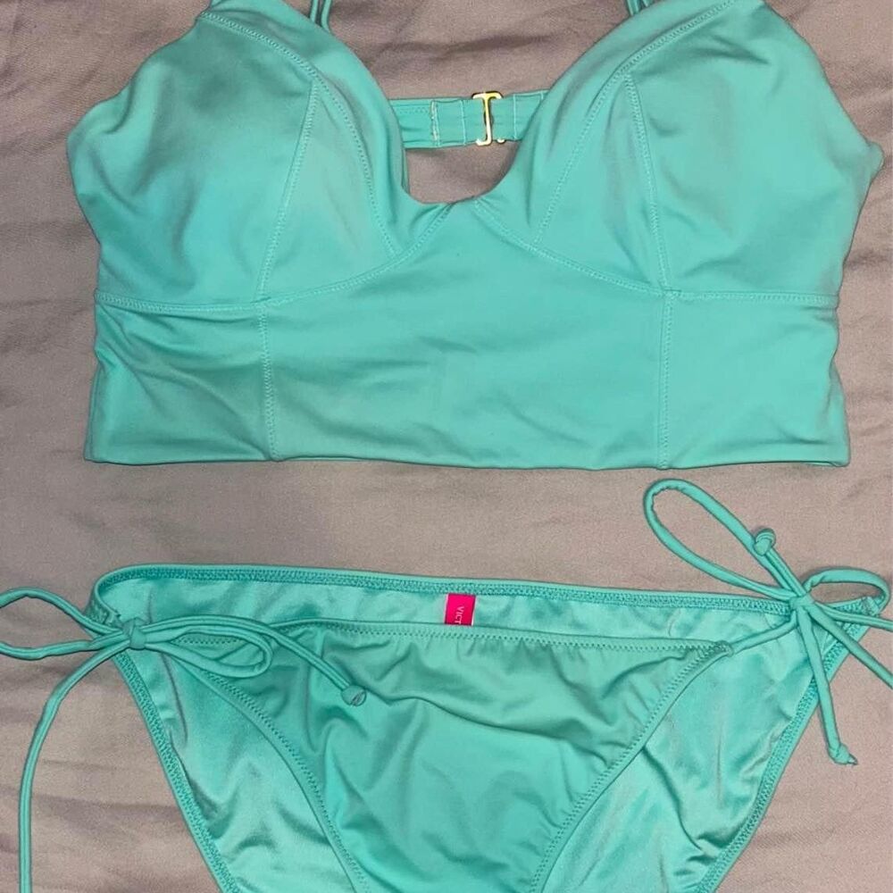 Women’s Two Piece Swimwear Size L